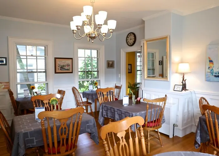 Family resorts Camden Windward House