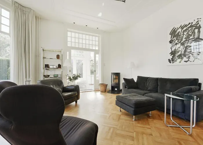 Luxurious Villa In Haarlem With Two Ponds