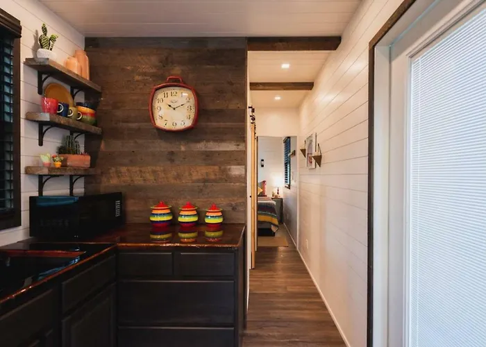 The Hacienda Beautiful New Container Home 12 Min To Magnolia