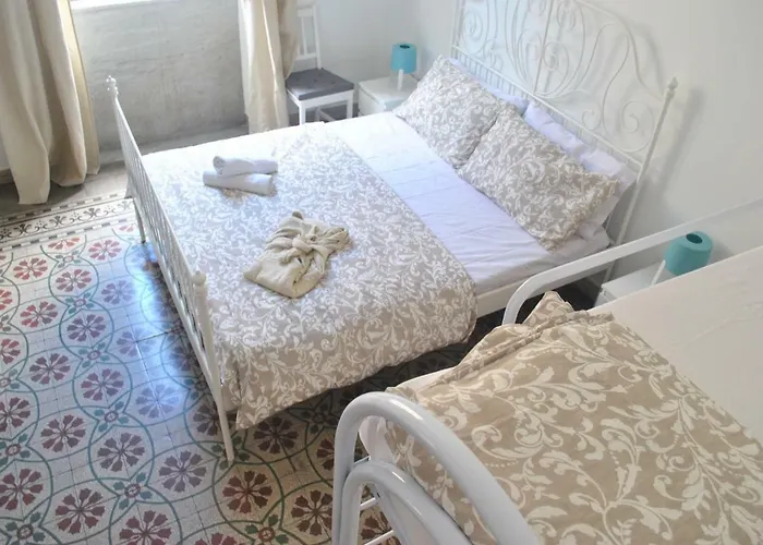 Ostello: Sunrise Hostel & Rooms