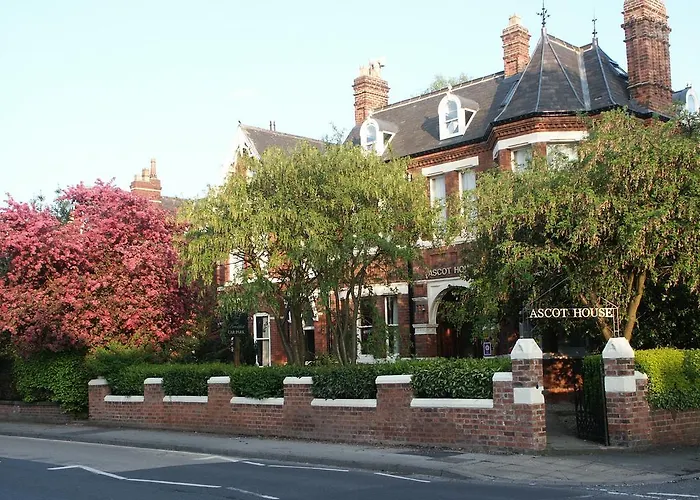 Guest house: Ascot House