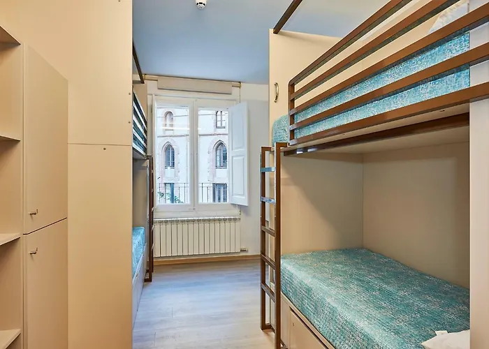 Hotel cerca del colegio: Alberg Abat Oliba