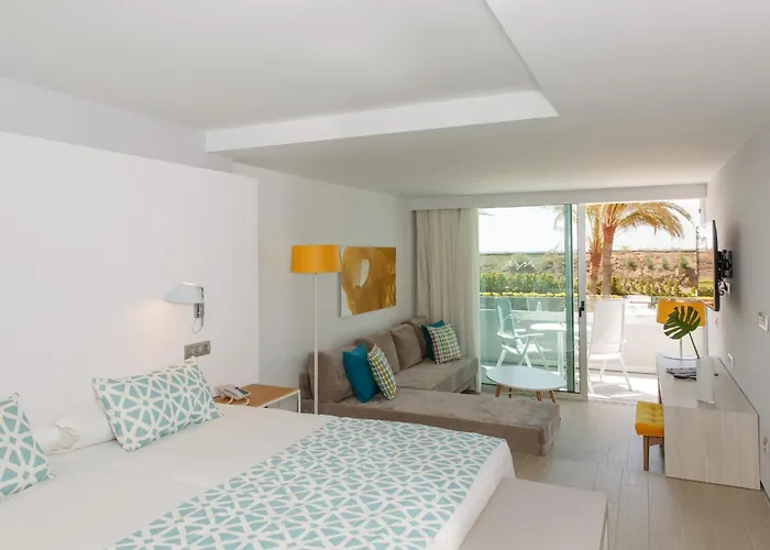  Santa Monica Suites