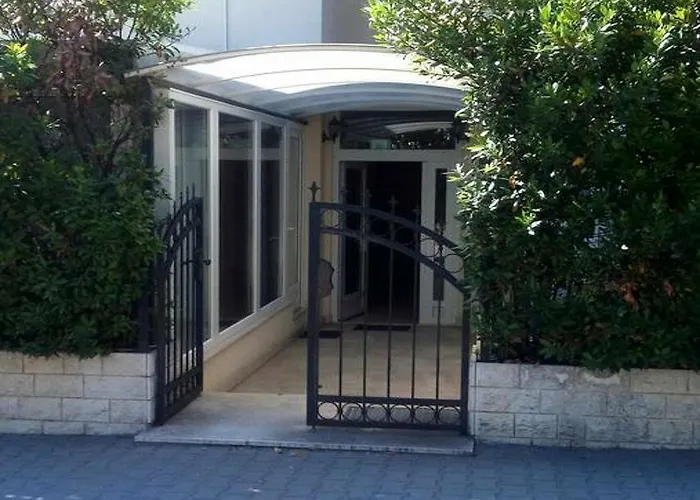 B&B only: Villa Marjela