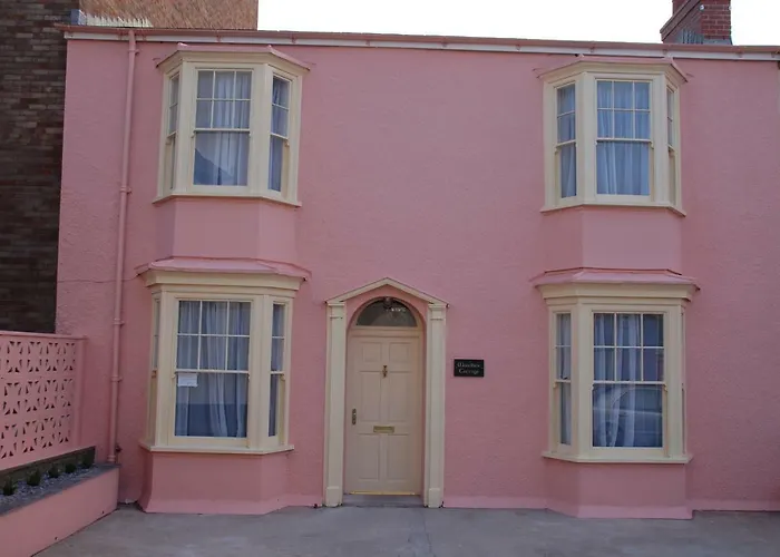 Private Villa: Woodbine Cottage