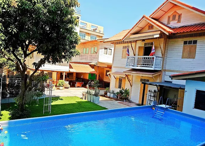 Private Villa - Pool & Garden - Family Friendly - Center