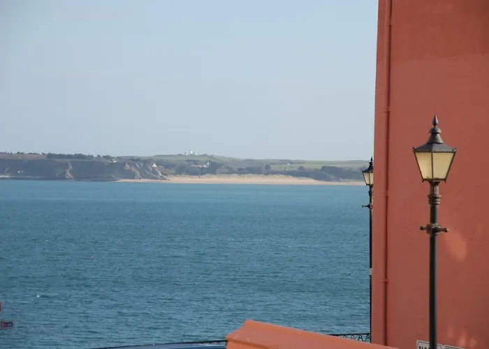 Private Villa: Woodbine Cottage