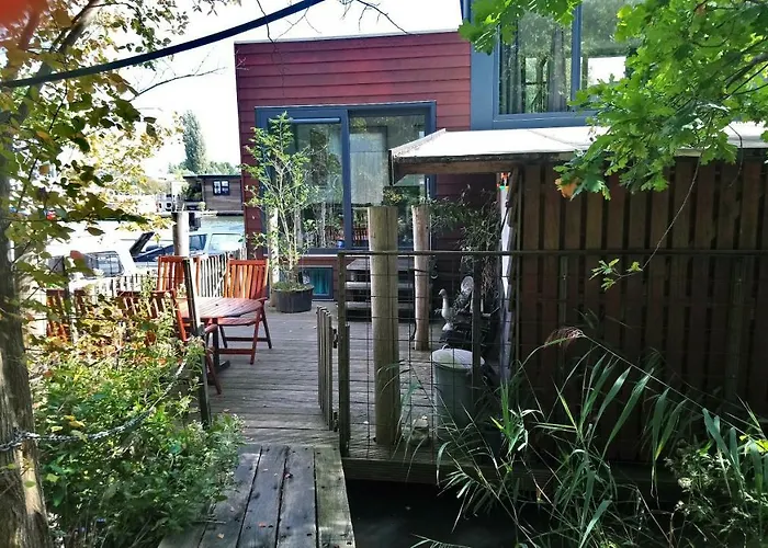 Hotel met zwembad: Houseboat Vliegenbos