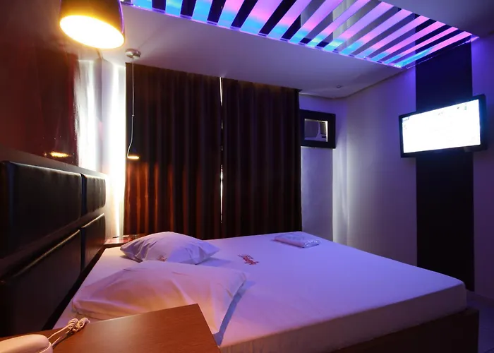 Hotel com jacuzzi: Hippus Motel (Adults Only)