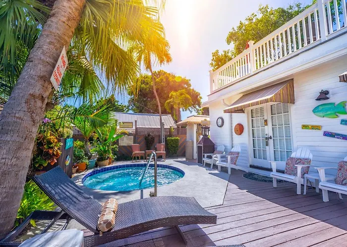 Hotel with view: Seascape Tropical Inn (Adults Only)