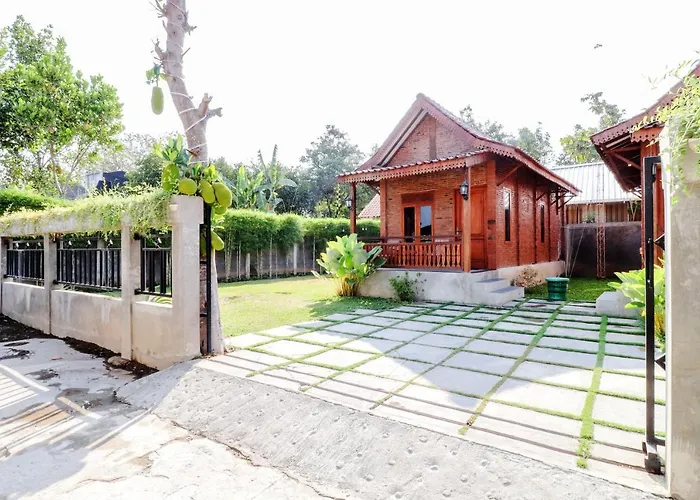 Dog friendly hotels Omah Teras Bata Guesthouse