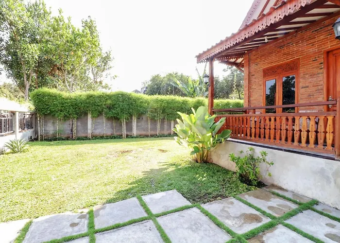 Dog friendly hotels Omah Teras Bata Guesthouse