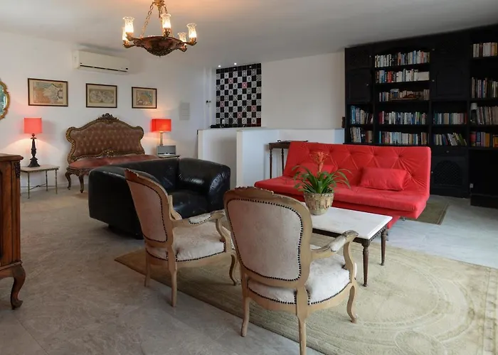 Pet Friendly hotel: Rio Boutique Suites