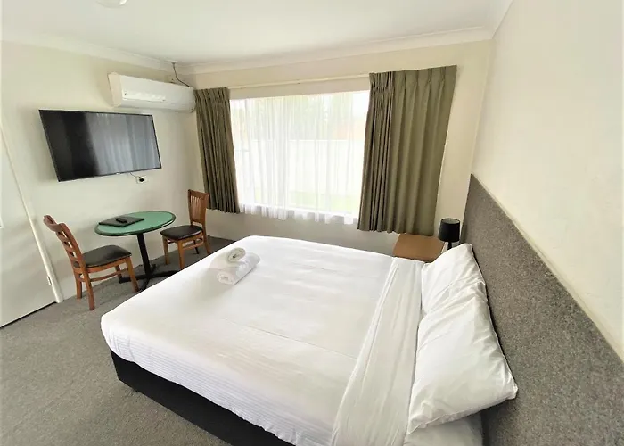 Hanging Rock Family Motel