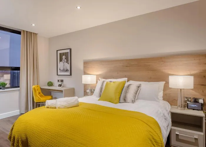 Hotel with view: Dwell City Living