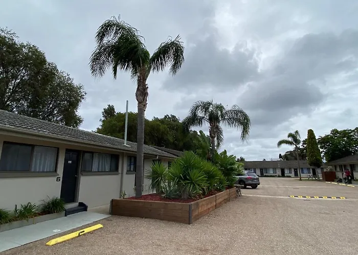 Hanging Rock Family Motel