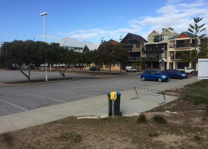 Cheap hotel: Breakwater Short Stay